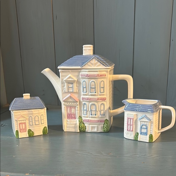 Vintage 1988 Home and Hearth Designs Tea Set (Teapot, Creamer & Sugar) - Picture 1 of 12